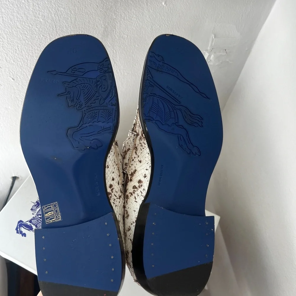 BNIB Burberry Men’s Loafers White Barbed Snakeskin Size 45 US 12 Floor Model - Picture 4 of 10